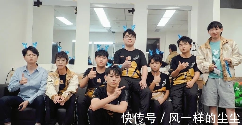 年占据舆论 年占据舆论